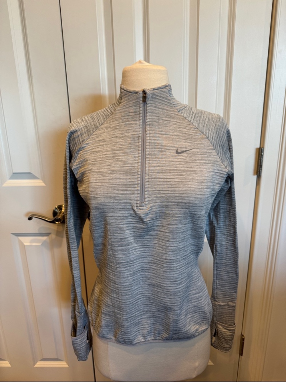 Nike Women’s Light Gray Heather Quarter-Zip Turtleneck Pullover